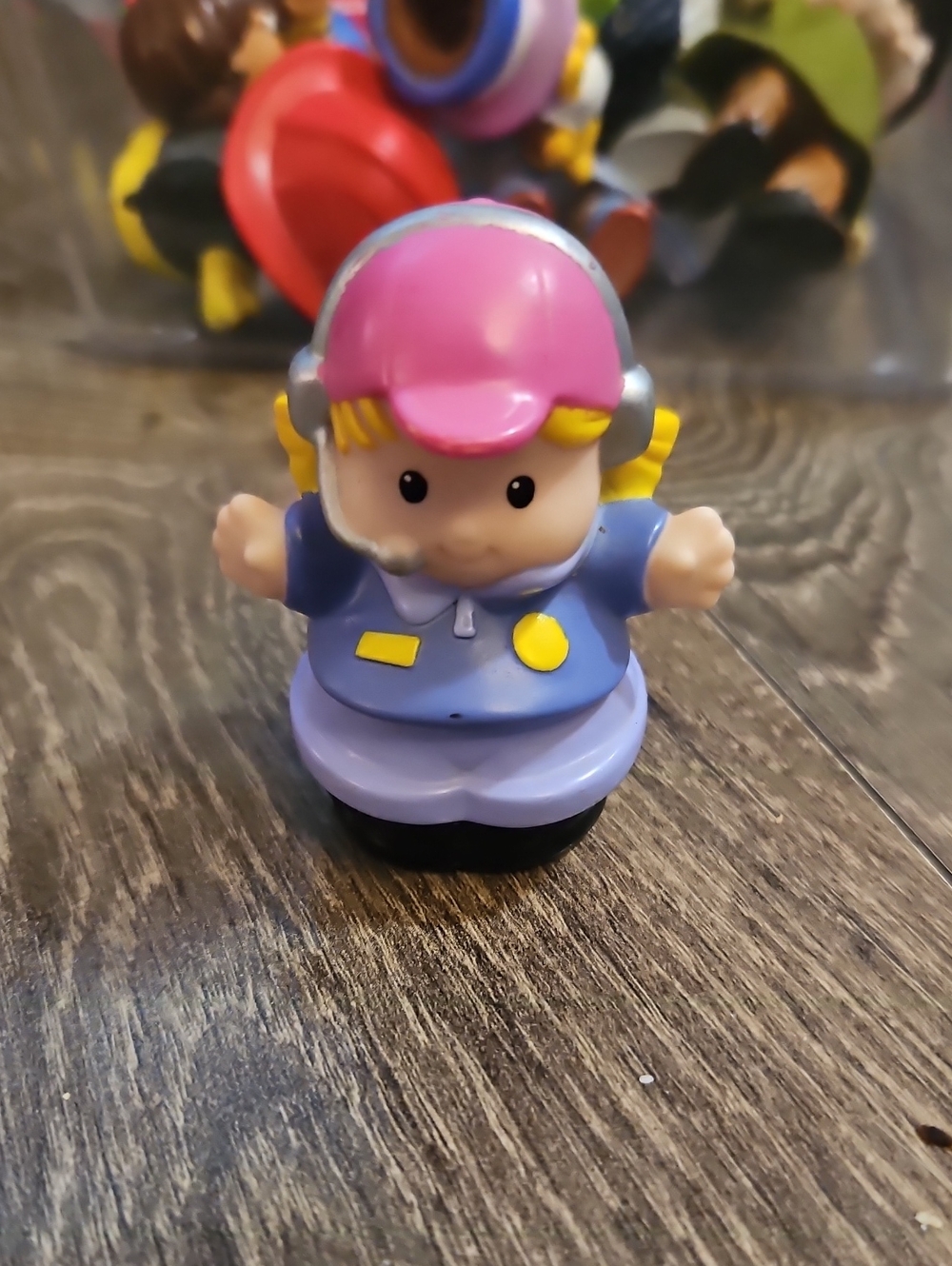 Fisher Price Fisher-Price Little People Pilot Paula pink hat & headset
